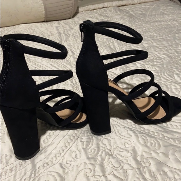 Heels - Picture 4 of 5